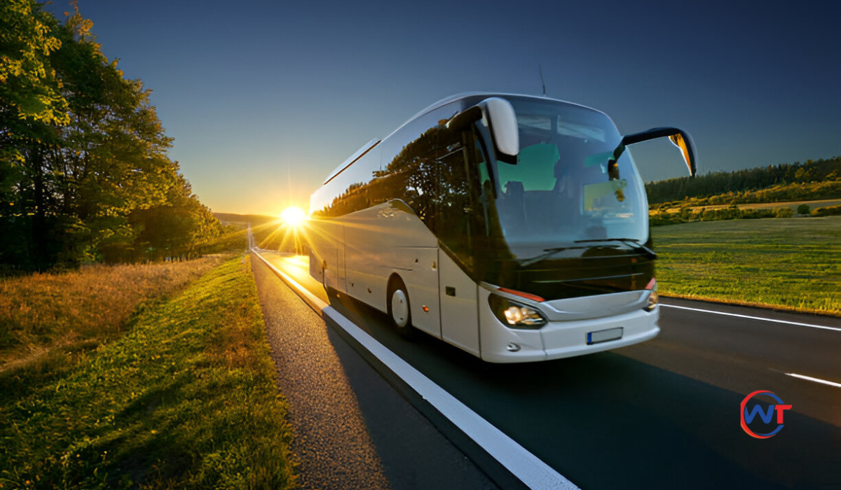 Bus on a beautiful way to Sharjah
